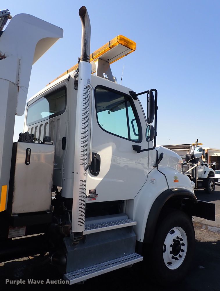 image for item DN2025 2012 Freightliner Business Class M2  dump truck