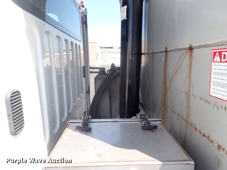 image for item DN2025 2012 Freightliner Business Class M2  dump truck