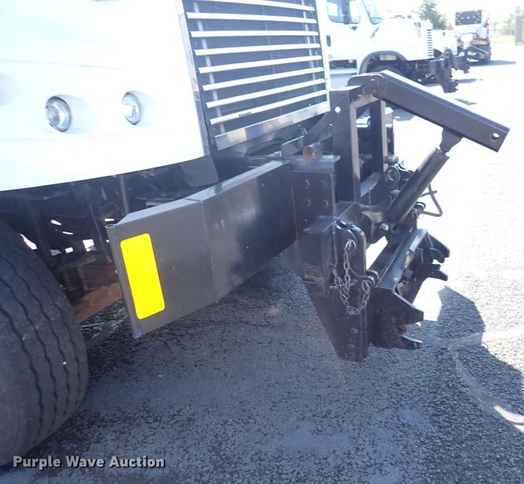 image for item DN2025 2012 Freightliner Business Class M2  dump truck