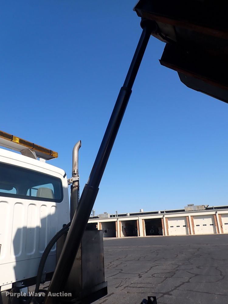 image for item DN2025 2012 Freightliner Business Class M2  dump truck