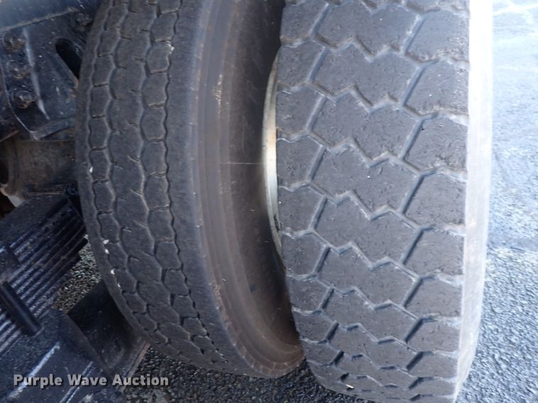 image for item DN2025 2012 Freightliner Business Class M2  dump truck