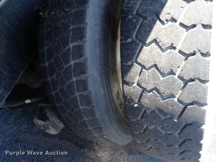 image for item DN2025 2012 Freightliner Business Class M2  dump truck