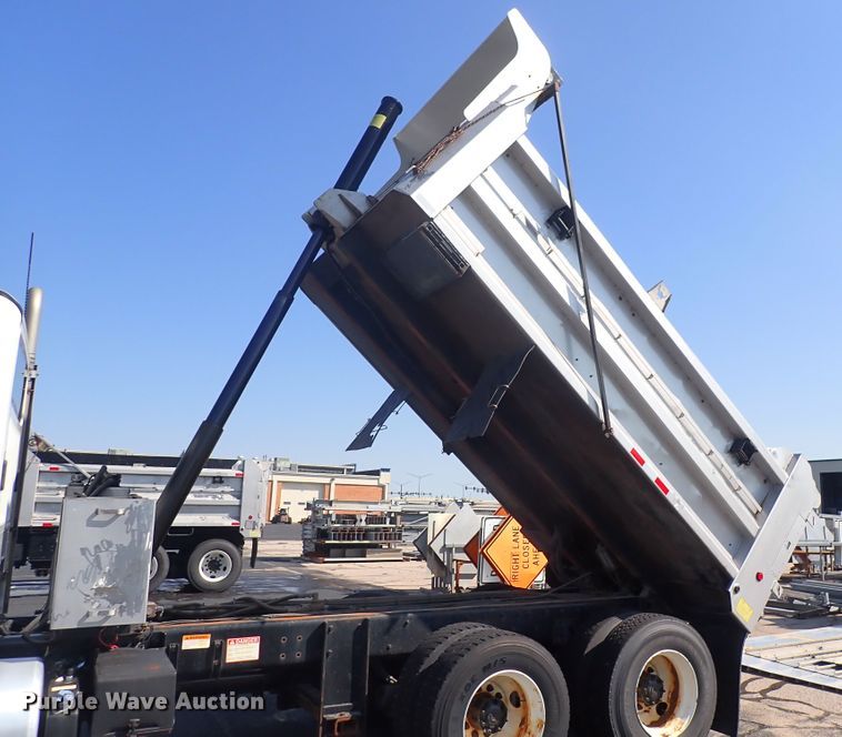 image for item DN2026 2012 Freightliner M2 106  dump truck