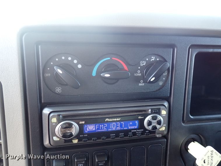 image for item DN2028 2010 International WorkStar 7500  dump truck