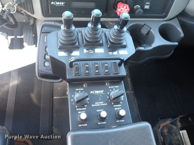 image for item DN2028 2010 International WorkStar 7500  dump truck