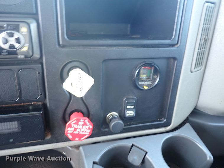 image for item DN2028 2010 International WorkStar 7500  dump truck