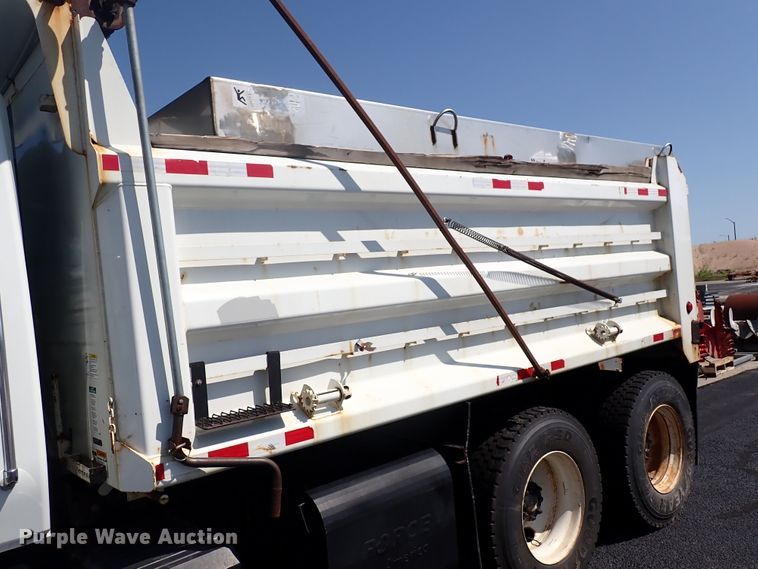 image for item DN2028 2010 International WorkStar 7500  dump truck