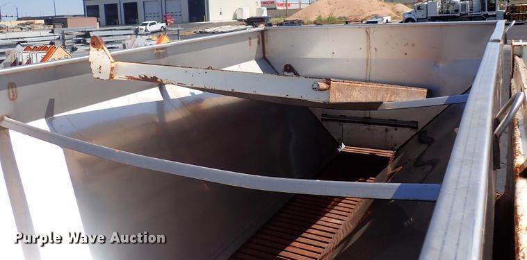 image for item DN2028 2010 International WorkStar 7500  dump truck