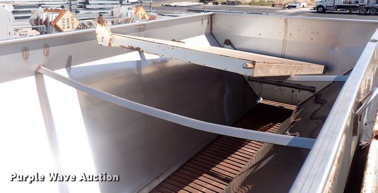 image for item DN2028 2010 International WorkStar 7500  dump truck