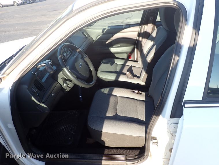 image for item DN2029 2011 Ford Crown Victoria Police Interceptor