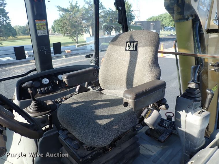 image for item DN2042 2004 Caterpillar 420D  backhoe