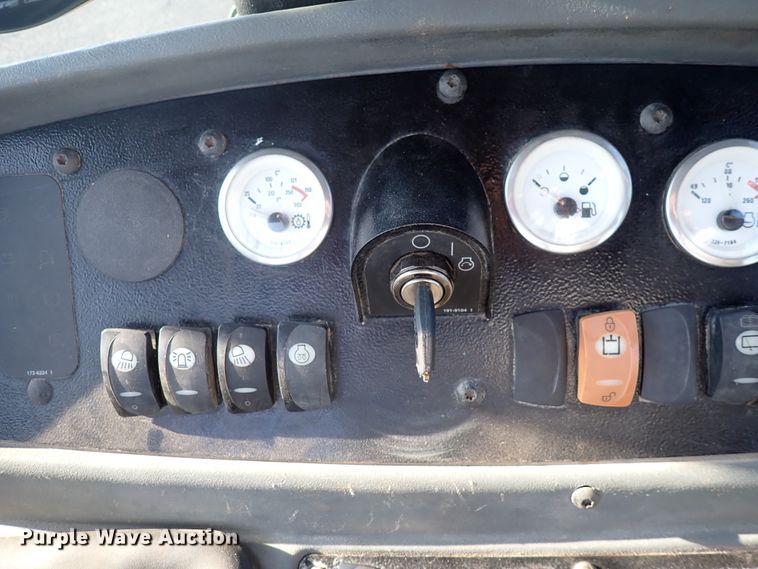 image for item DN2042 2004 Caterpillar 420D  backhoe