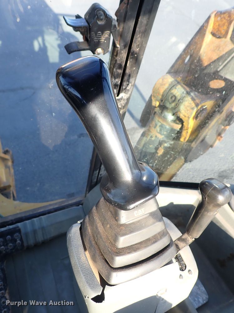 image for item DN2042 2004 Caterpillar 420D  backhoe