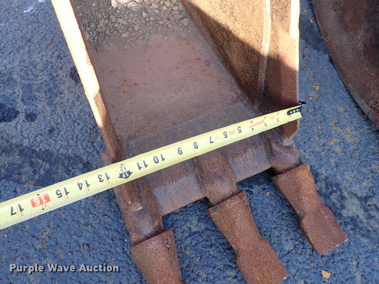 image for item DN2042 2004 Caterpillar 420D  backhoe