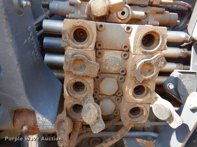 image for item DI5720 1998 New Holland 8970  MFWD tractor