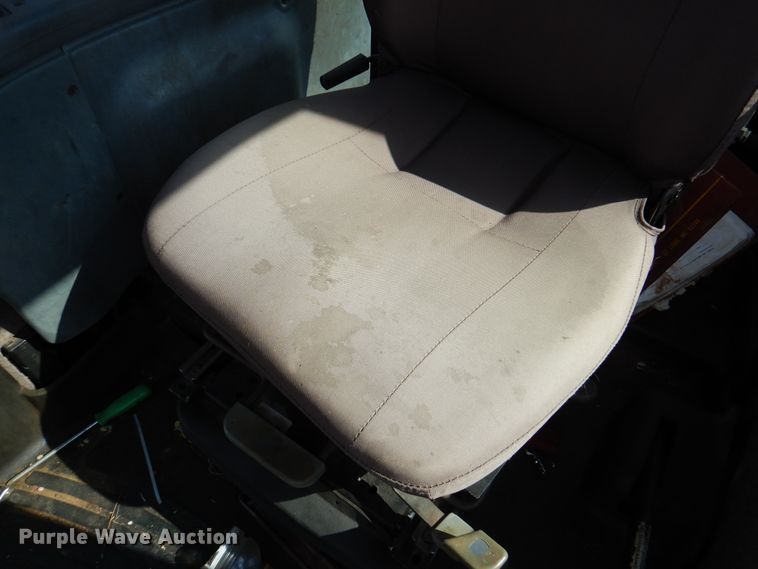 image for item DI5720 1998 New Holland 8970  MFWD tractor