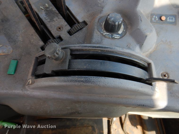 image for item DI5720 1998 New Holland 8970  MFWD tractor