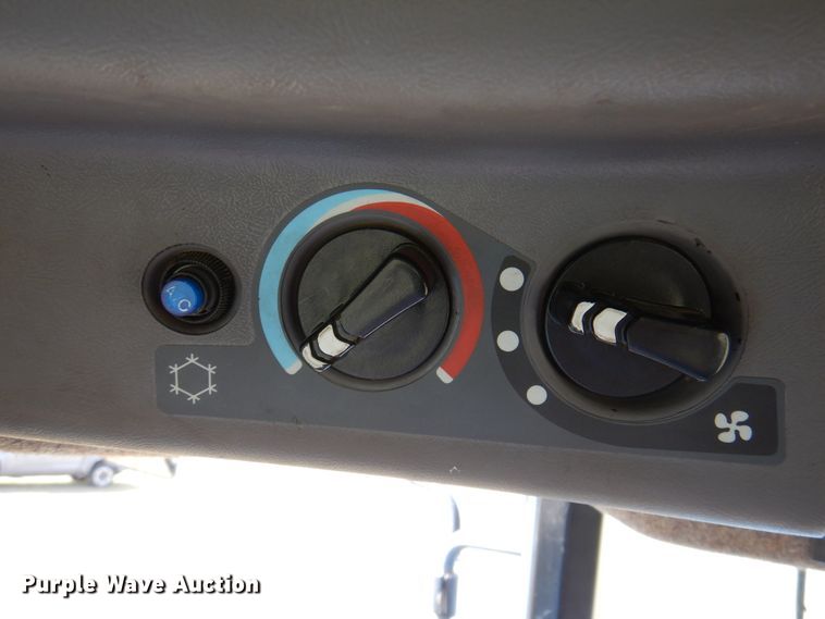 image for item DI5720 1998 New Holland 8970  MFWD tractor