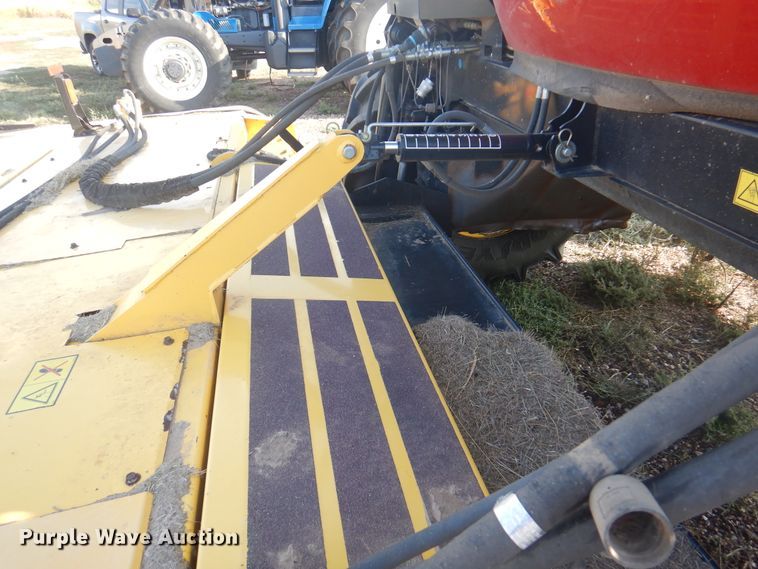 image for item DI5722 2016 New Holland SR260  windrower