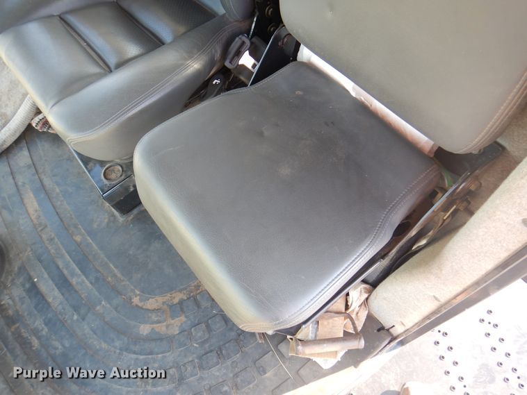 image for item DI5722 2016 New Holland SR260  windrower