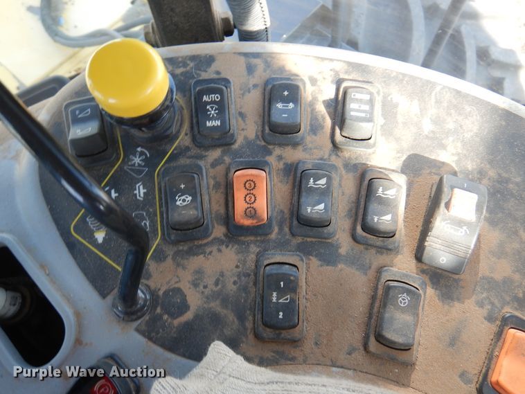 image for item DI5722 2016 New Holland SR260  windrower