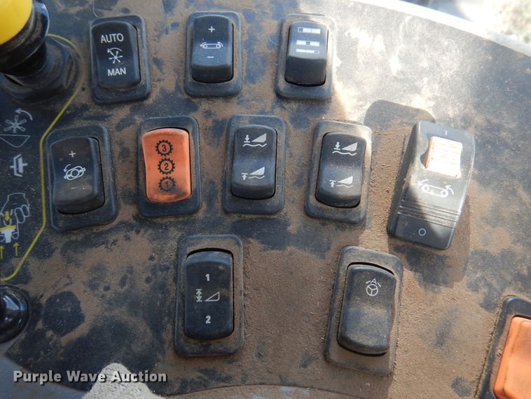 image for item DI5722 2016 New Holland SR260  windrower