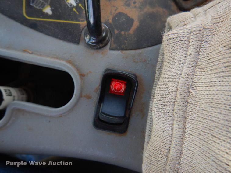 image for item DI5722 2016 New Holland SR260  windrower