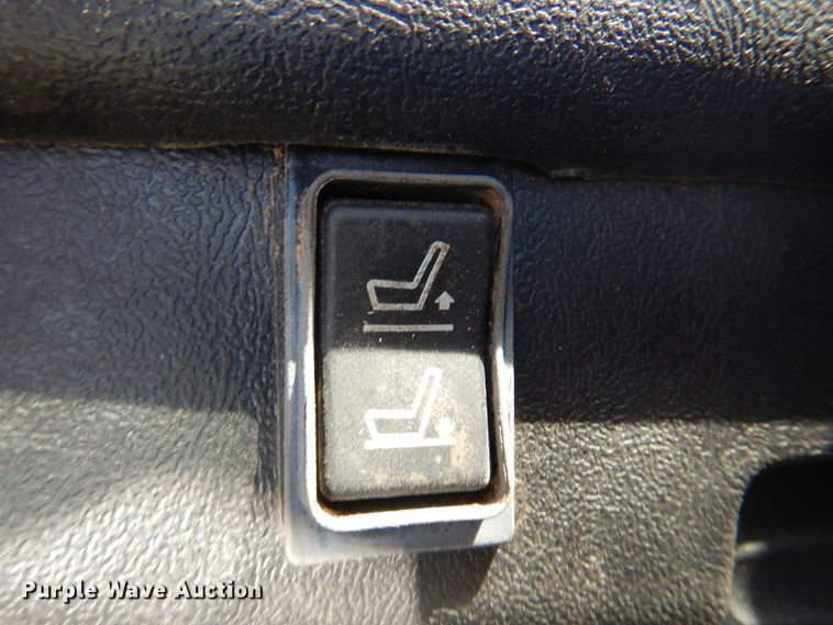 image for item DI5722 2016 New Holland SR260  windrower