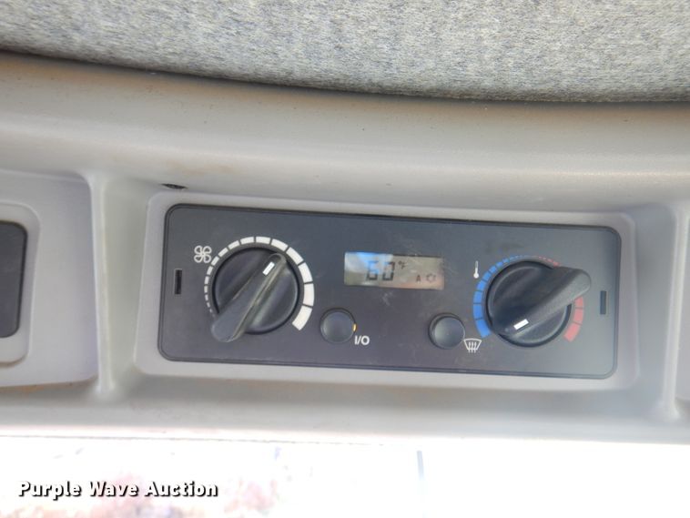 image for item DI5722 2016 New Holland SR260  windrower