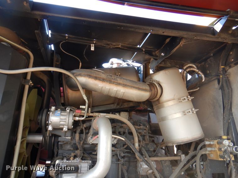 image for item DI5722 2016 New Holland SR260  windrower