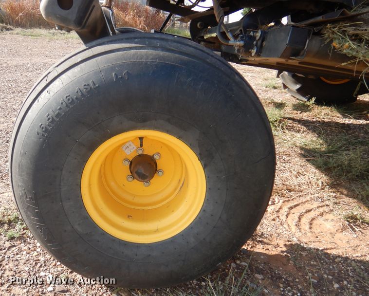 image for item DI5722 2016 New Holland SR260  windrower