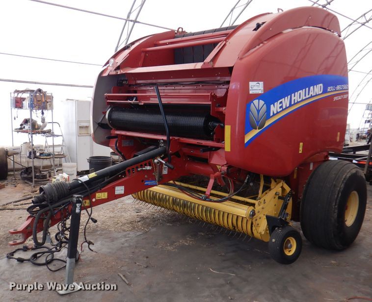 image for item DI5723 2014 New Holland Roll-Belt 560 Specialty Crop  round baler