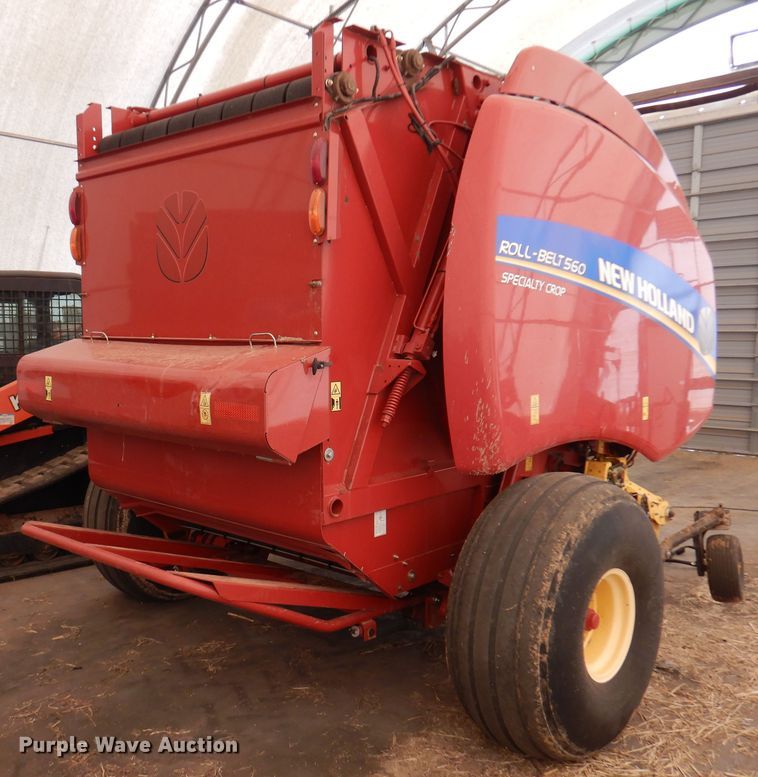 image for item DI5723 2014 New Holland Roll-Belt 560 Specialty Crop  round baler