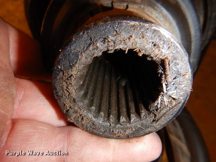 image for item DI5723 2014 New Holland Roll-Belt 560 Specialty Crop  round baler