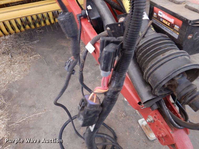 image for item DI5723 2014 New Holland Roll-Belt 560 Specialty Crop  round baler