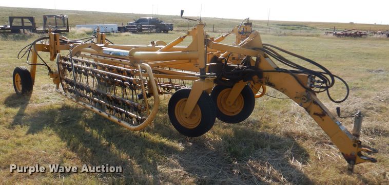 image for item DI5726 Vermeer R2300  hay rake