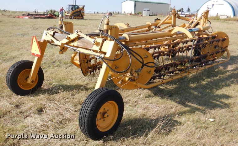 image for item DI5726 Vermeer R2300  hay rake