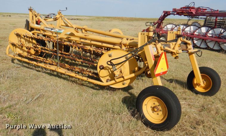 image for item DI5726 Vermeer R2300  hay rake