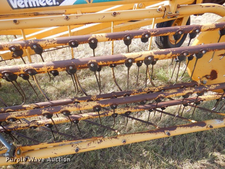 image for item DI5726 Vermeer R2300  hay rake