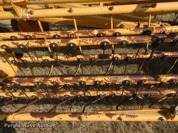 image for item DI5726 Vermeer R2300  hay rake