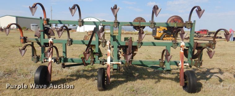 image for item DI5731 Flex King 213  field cultivator