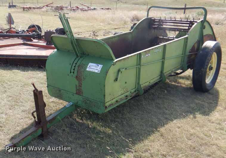 image for item DI5732 John Deere  manure spreader
