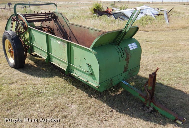 image for item DI5732 John Deere  manure spreader