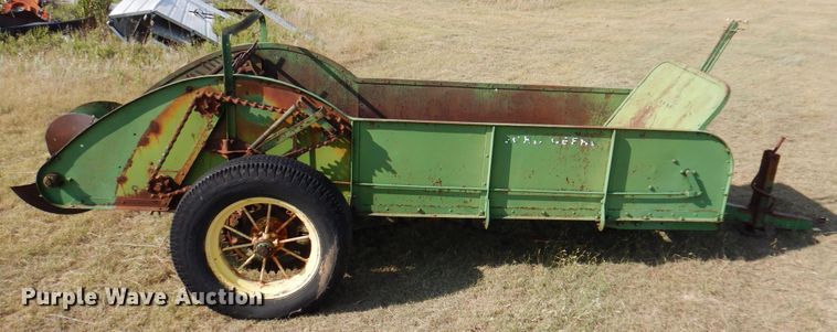 image for item DI5732 John Deere  manure spreader