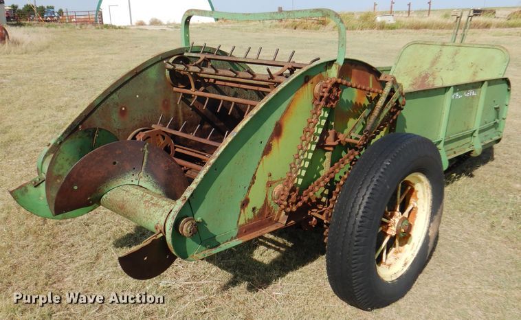 image for item DI5732 John Deere  manure spreader