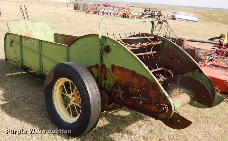image for item DI5732 John Deere  manure spreader