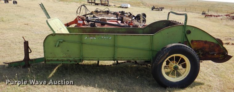 image for item DI5732 John Deere  manure spreader