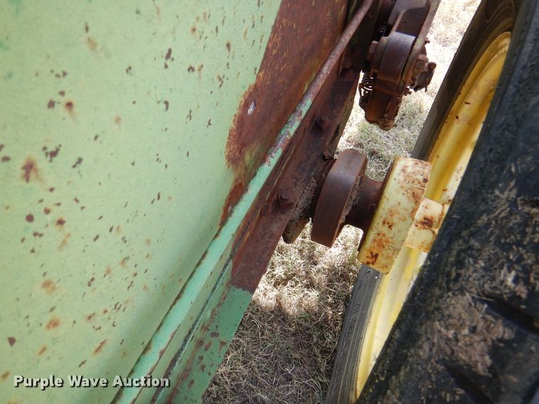 image for item DI5732 John Deere  manure spreader