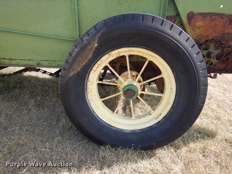 image for item DI5732 John Deere  manure spreader