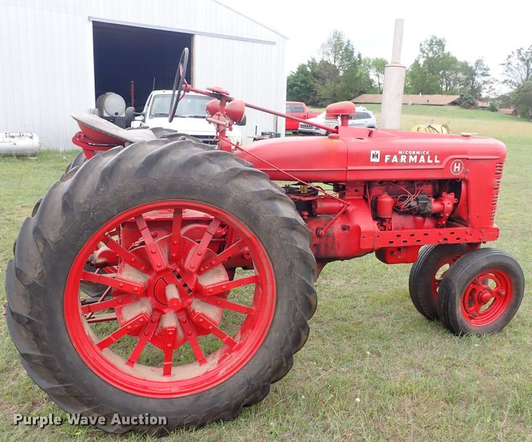 image for item DJ5738 Farmall H  tractor
